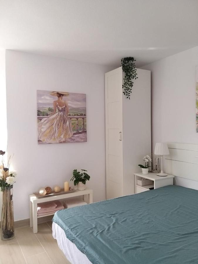 Neu Renoviertes, Huebsches Und Gemuetliches Appartement Mit Balkon Und Meerblick Costa De Antigua Ngoại thất bức ảnh