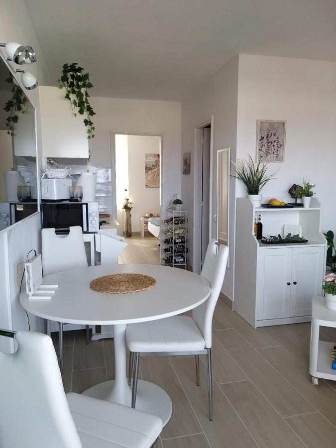 Neu Renoviertes, Huebsches Und Gemuetliches Appartement Mit Balkon Und Meerblick Costa De Antigua Ngoại thất bức ảnh